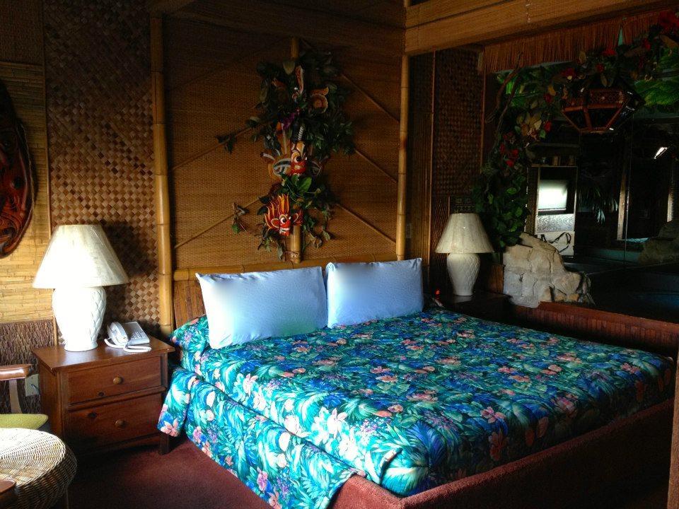 Feather Nest Inn (Adults Only) Cherry Hill Room photo